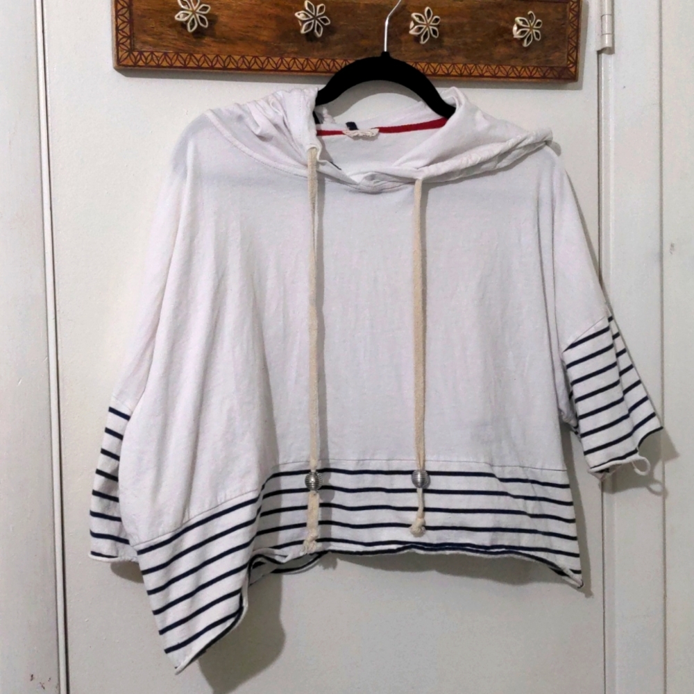Pullover cropped striped hoodie